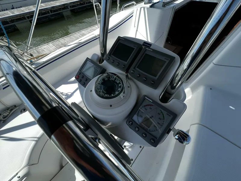 Slide: The Image of Hunter 33 2004 - 31