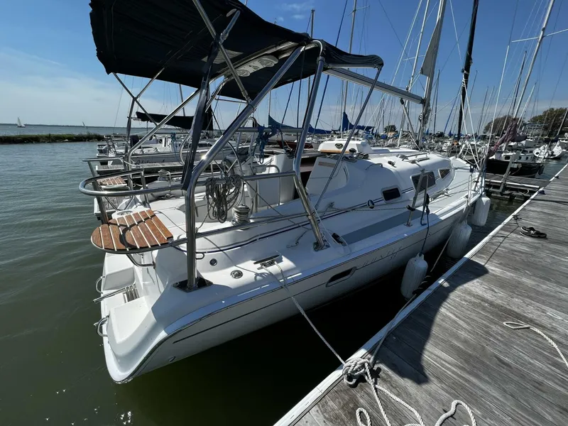 Slide: The Image of Hunter 33 2004 - 4