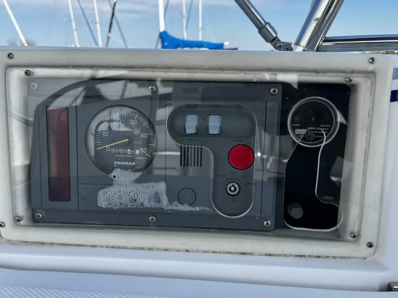 Slide: The Image of Hunter 33 2004 - 45