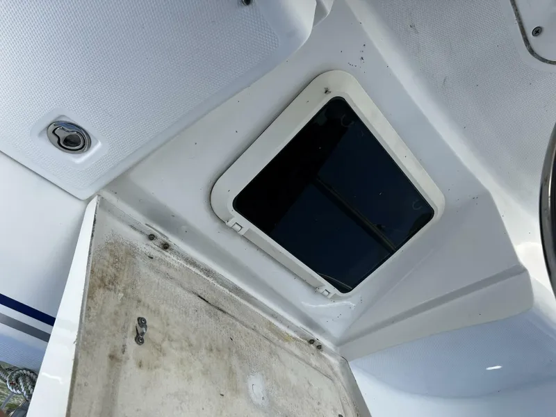 Slide: The Image of Hunter 33 2004 - 46