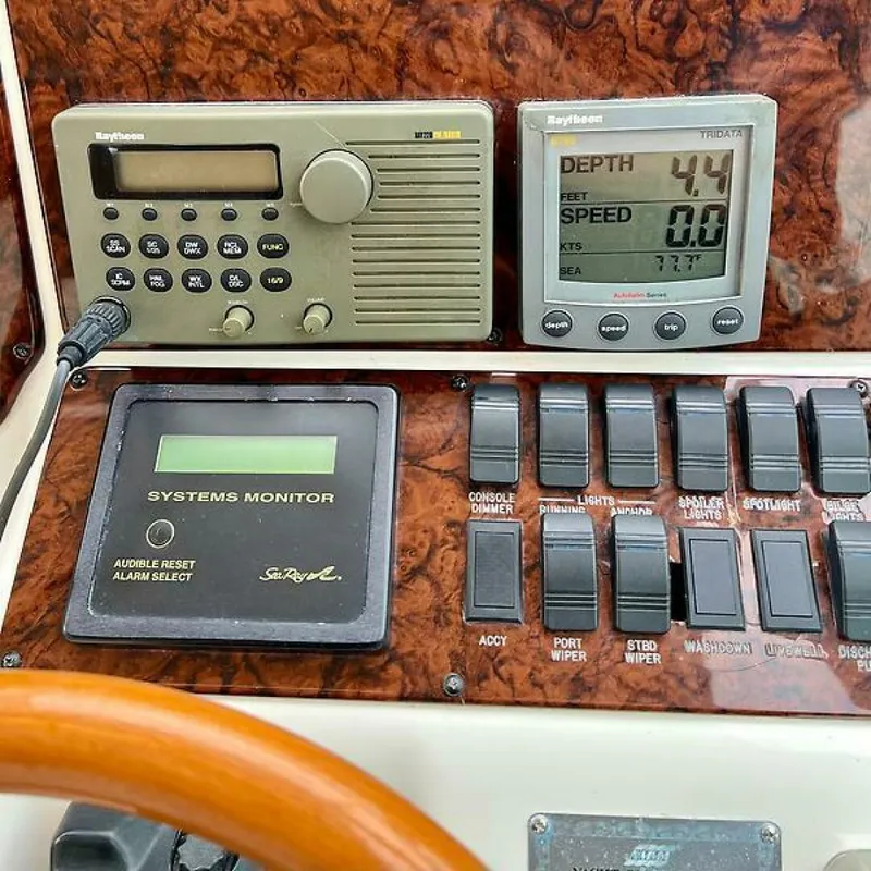 Slide: The Image of Sea Ray 340 Amberjack 2001 - 23
