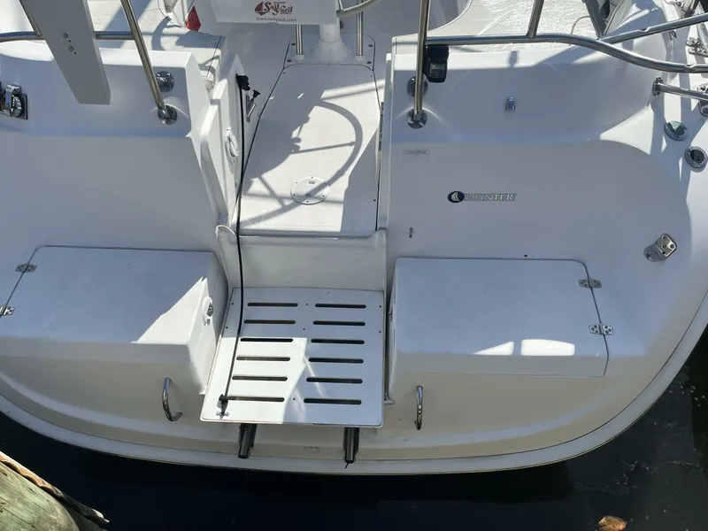 Slide: The Image of Hunter 356 2003 - 33