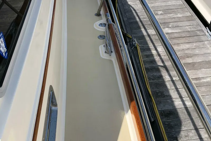 Slide: The Image of Sabre 40 Sedan 2009 - 19