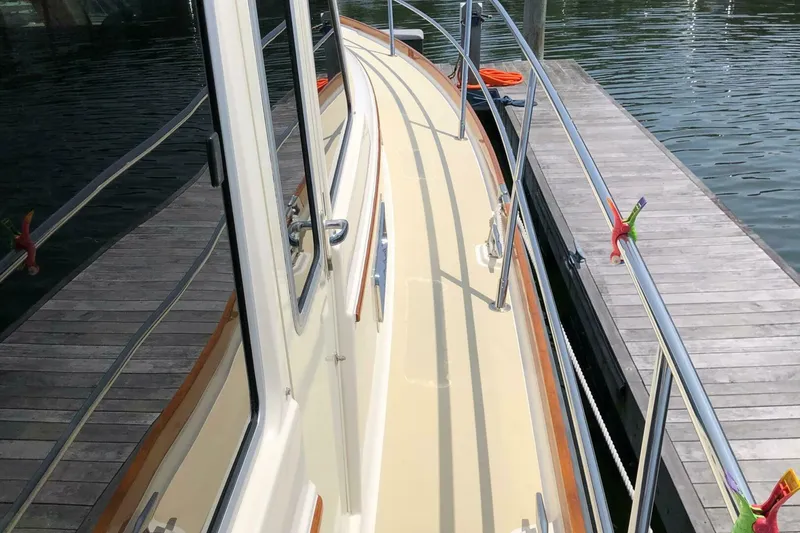 Slide: The Image of Sabre 40 Sedan 2009 - 20