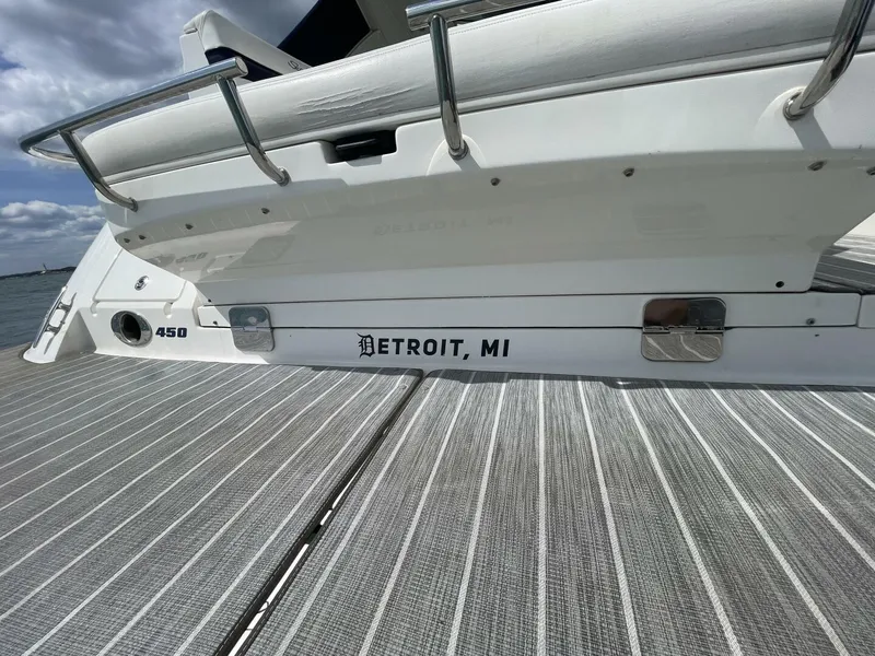 Slide: The Image of Sea Ray 450 Sundancer 2010 - 17