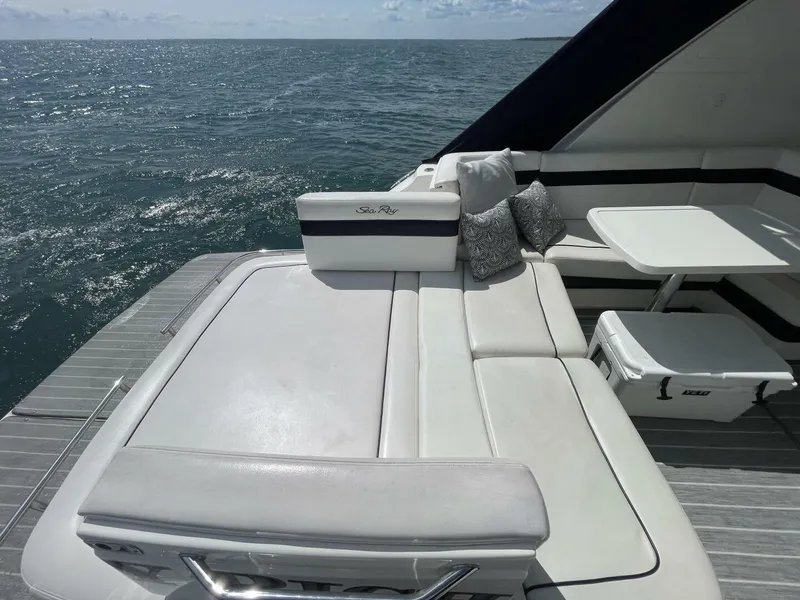 Slide: The Image of Sea Ray 450 Sundancer 2010 - 21