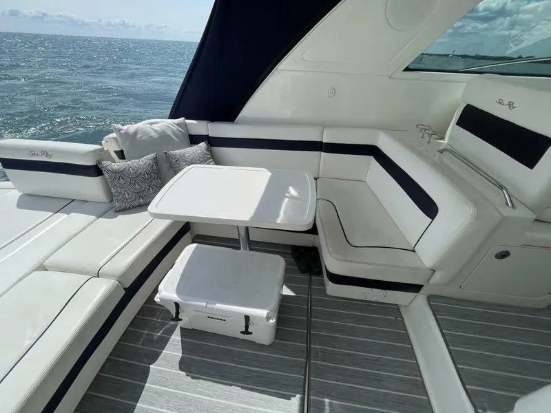 Slide: The Image of Sea Ray 450 Sundancer 2010 - 23