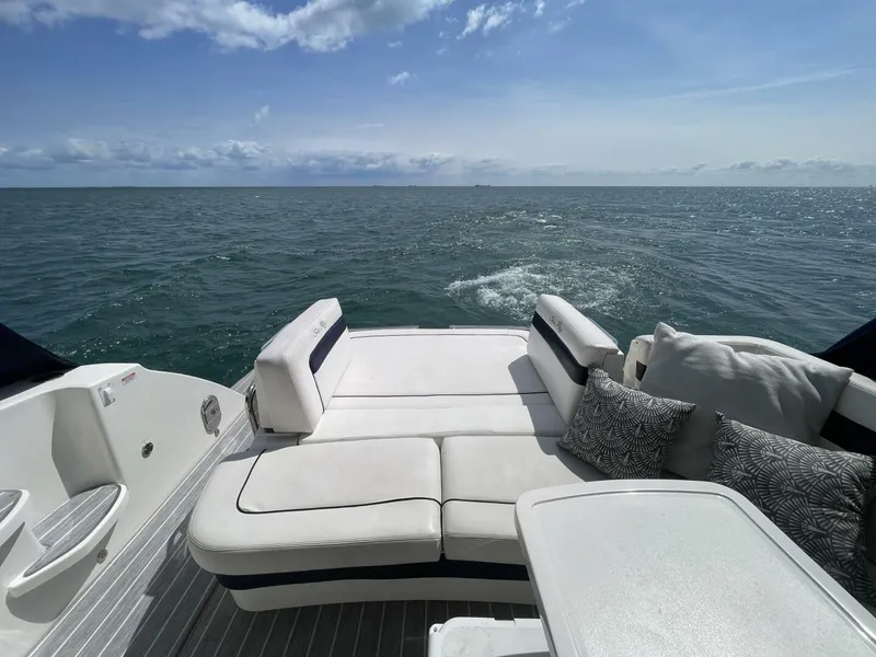 Slide: The Image of Sea Ray 450 Sundancer 2010 - 24