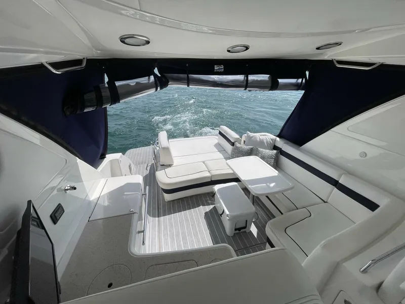 Slide: The Image of Sea Ray 450 Sundancer 2010 - 31