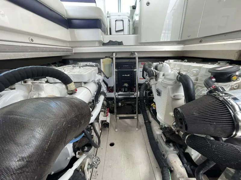 Slide: The Image of Sea Ray 450 Sundancer 2010 - 33