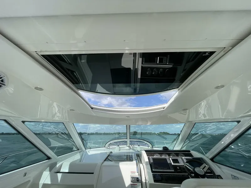 Slide: The Image of Sea Ray 450 Sundancer 2010 - 41