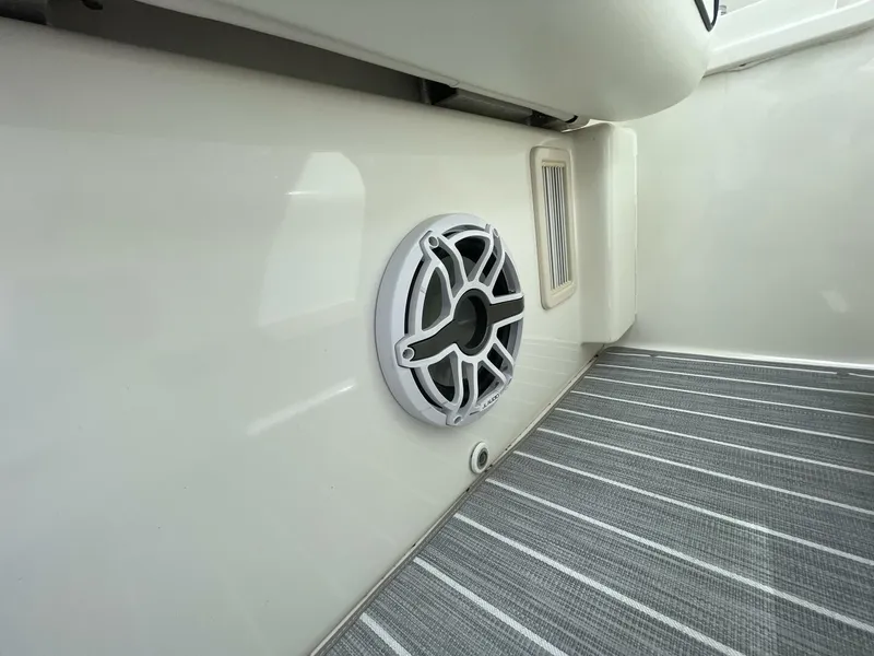 Slide: The Image of Sea Ray 450 Sundancer 2010 - 43