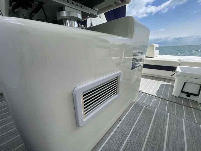 Slide: The Image of Sea Ray 450 Sundancer 2010 - 45