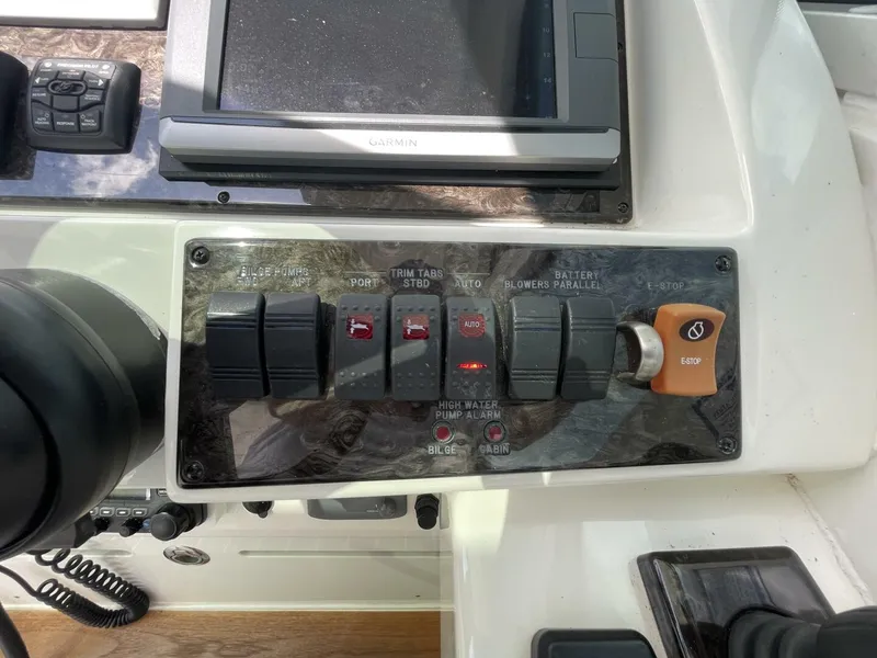 Slide: The Image of Sea Ray 450 Sundancer 2010 - 49