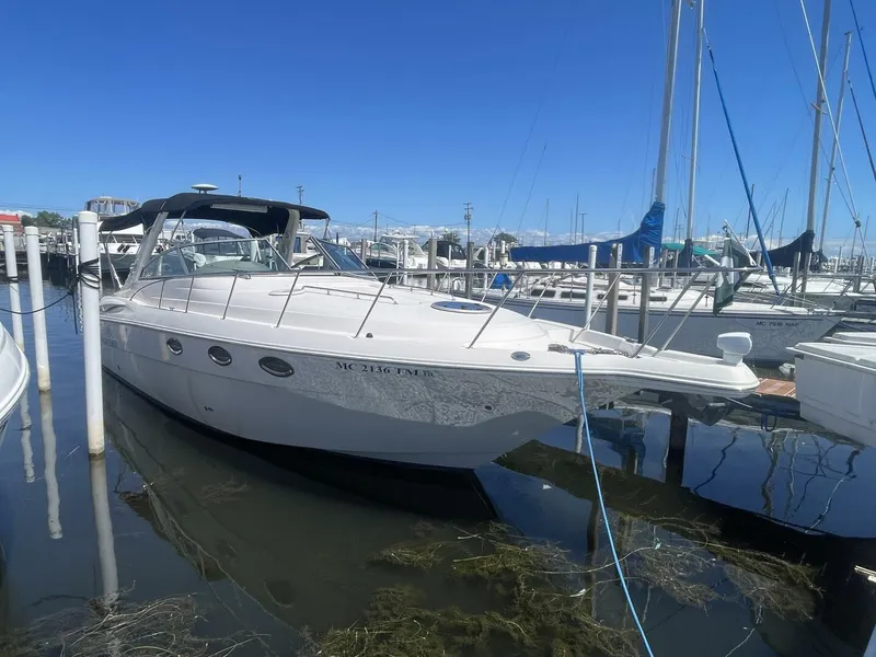 The Image of Monterey 322 Cruiser 2005 - 0