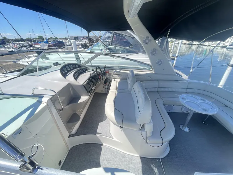 Slide: The Image of Monterey 322 Cruiser 2005 - 12