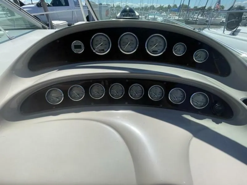 Slide: The Image of Monterey 322 Cruiser 2005 - 15