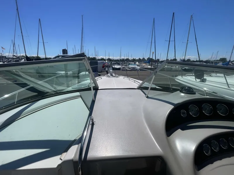 Slide: The Image of Monterey 322 Cruiser 2005 - 24