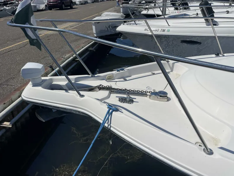 Slide: The Image of Monterey 322 Cruiser 2005 - 3