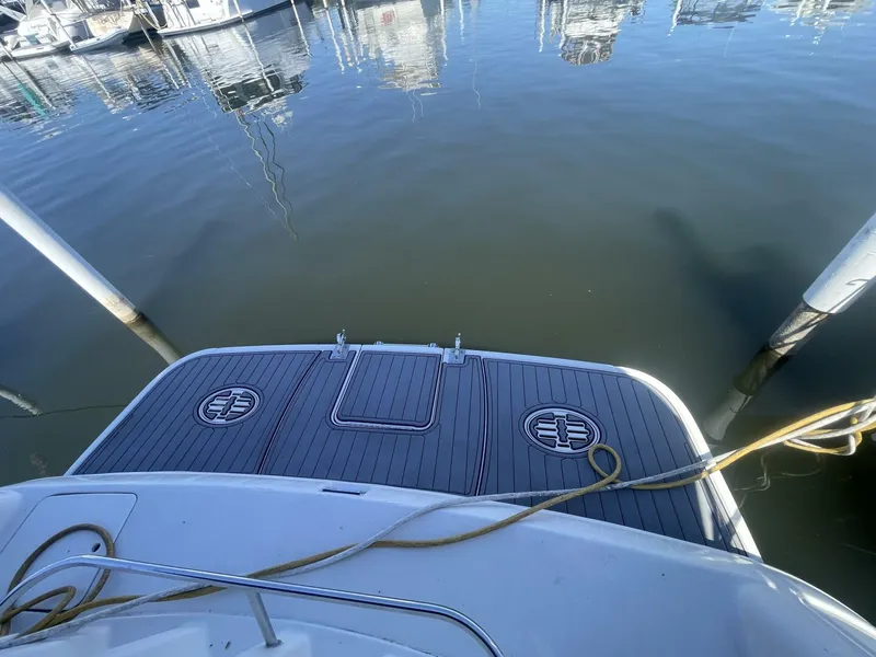 Slide: The Image of Monterey 322 Cruiser 2005 - 5