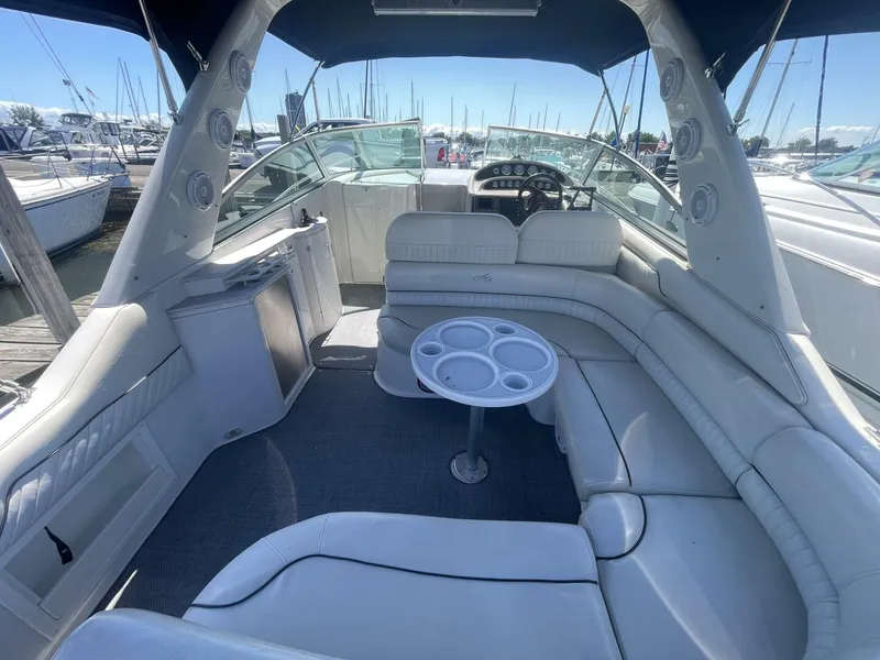 Slide: The Image of Monterey 322 Cruiser 2005 - 7
