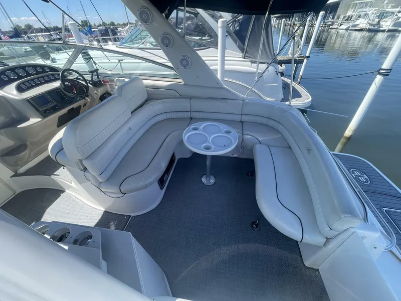 Slide: The Image of Monterey 322 Cruiser 2005 - 8