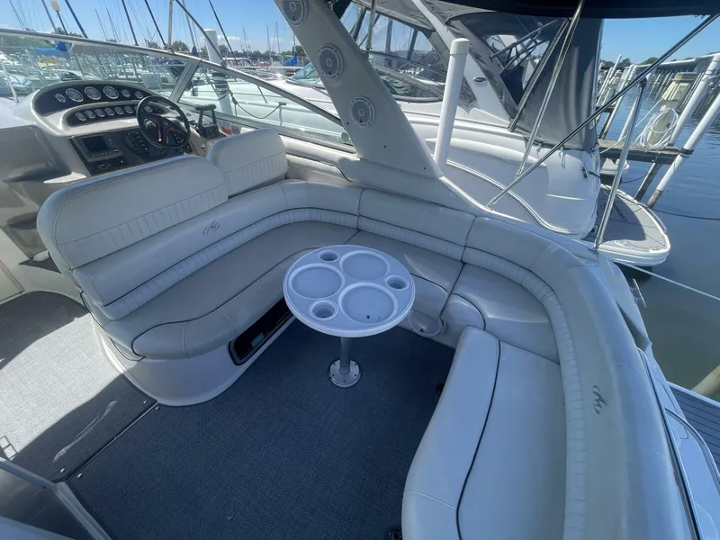 Slide: The Image of Monterey 322 Cruiser 2005 - 9