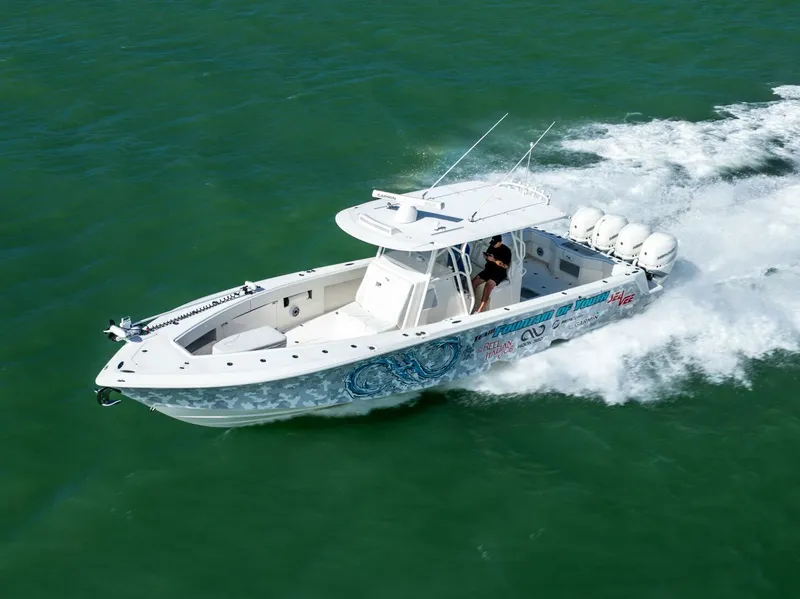 Slide: The Image of SeaVee 390Z 2022 - 10
