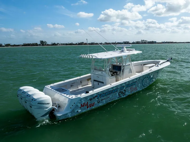 Slide: The Image of SeaVee 390Z 2022 - 19