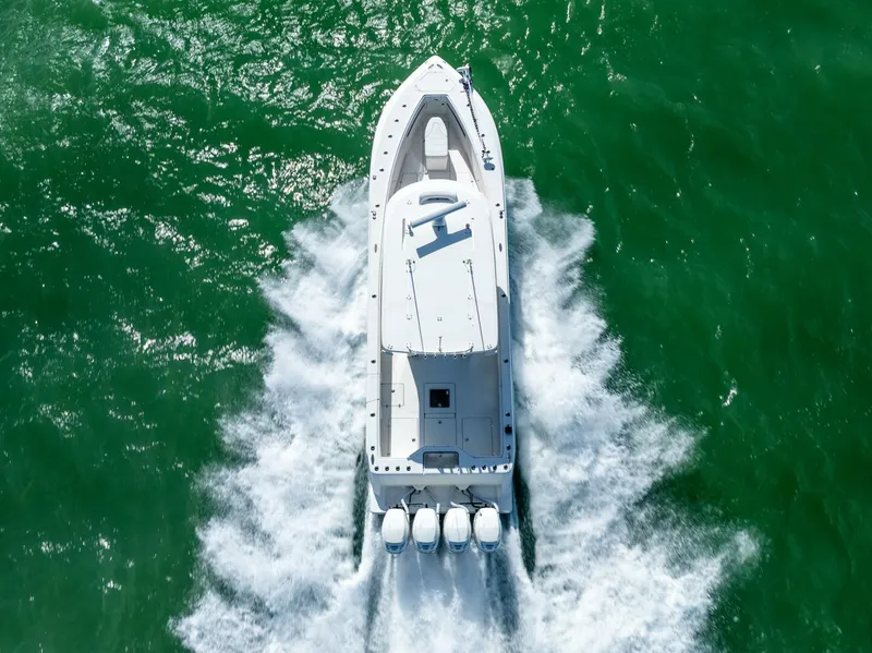 Slide: The Image of SeaVee 390Z 2022 - 2