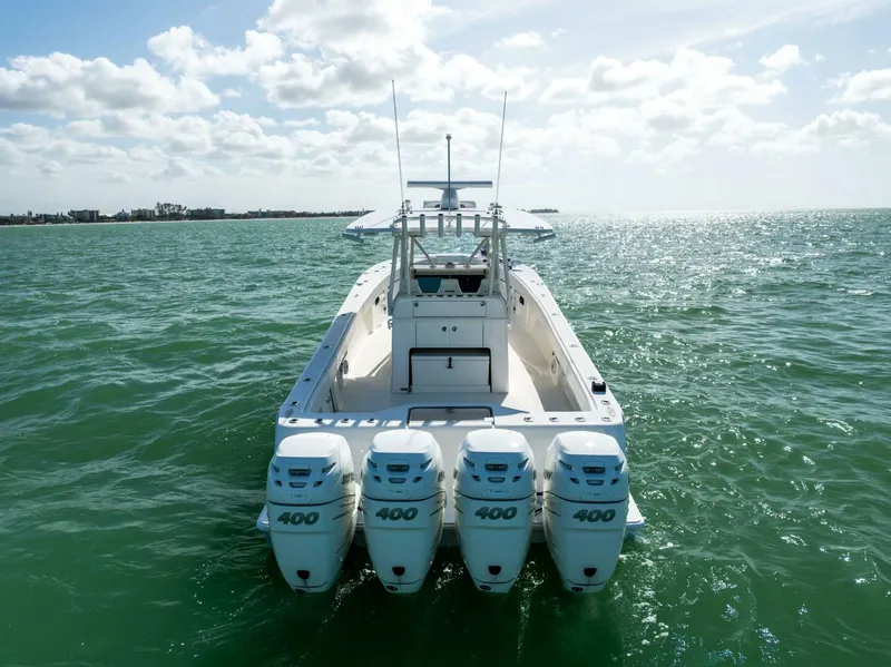 Slide: The Image of SeaVee 390Z 2022 - 20