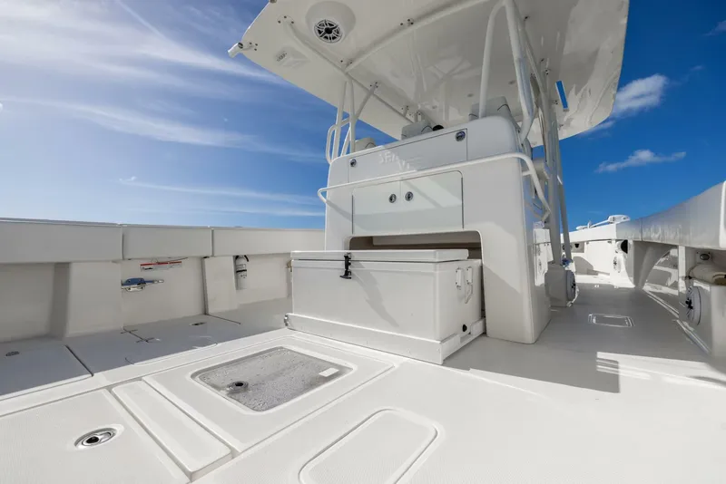 Slide: The Image of SeaVee 390Z 2022 - 25