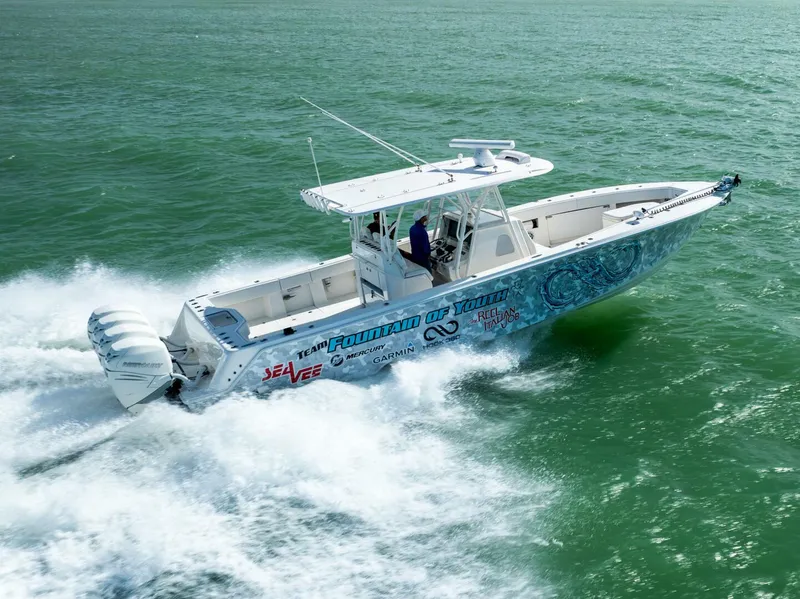 Slide: The Image of SeaVee 390Z 2022 - 3