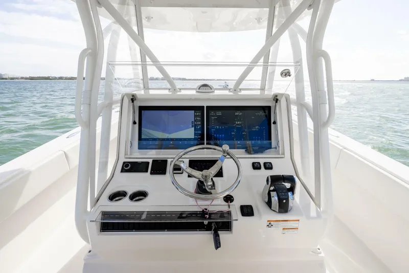 Slide: The Image of SeaVee 390Z 2022 - 37