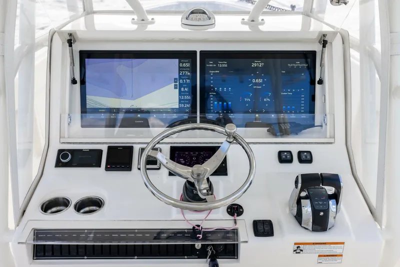 Slide: The Image of SeaVee 390Z 2022 - 39