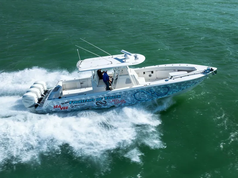Slide: The Image of SeaVee 390Z 2022 - 5