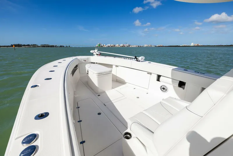 Slide: The Image of SeaVee 390Z 2022 - 50