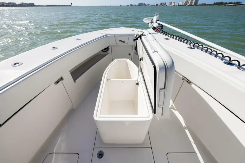 Slide: The Image of SeaVee 390Z 2022 - 53