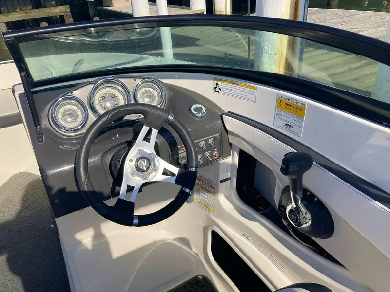 Slide: The Image of Sea Ray 190 Sport 2012 - 14
