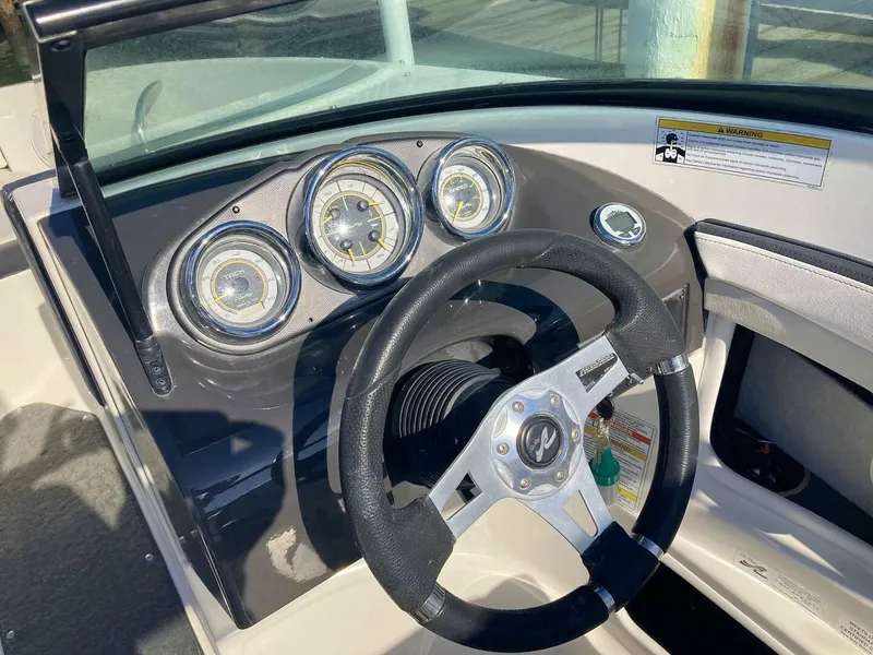 Slide: The Image of Sea Ray 190 Sport 2012 - 15