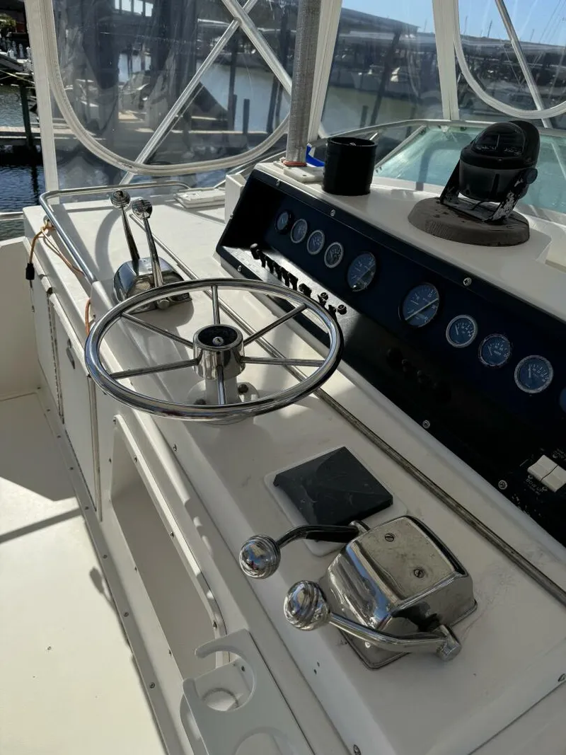 Slide: The Image of Bertram 385 Convertible 1983 - 19