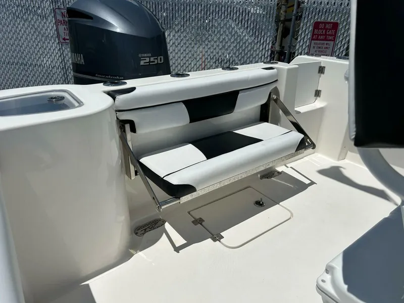 Slide: The Image of Tidewater 232 Adventure 2019 - 14