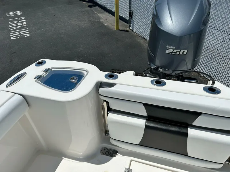 Slide: The Image of Tidewater 232 Adventure 2019 - 15