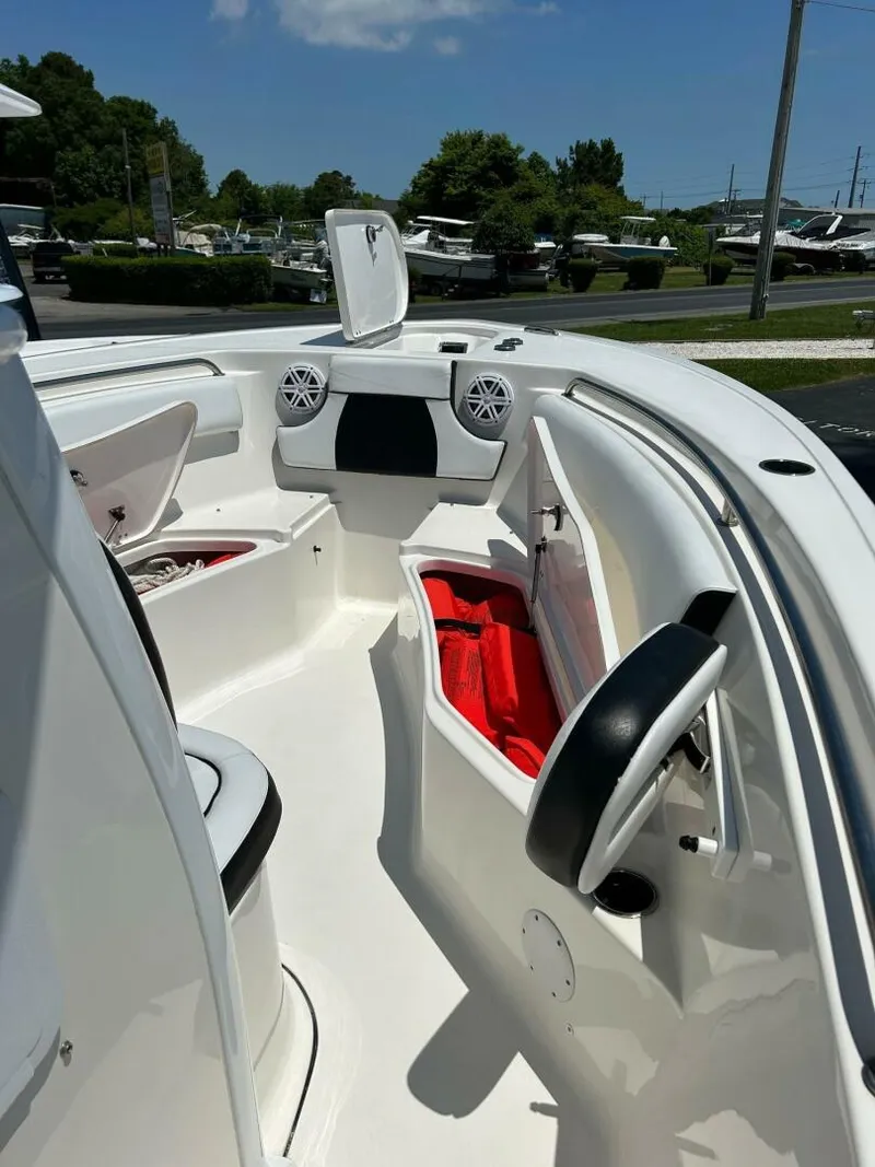 Slide: The Image of Tidewater 232 Adventure 2019 - 29