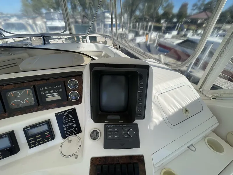 Slide: The Image of Sea Ray 480 Sedan Bridge 1998 - 16