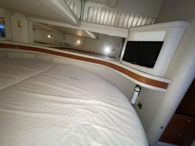 Slide: The Image of Sea Ray 480 Sedan Bridge 1998 - 34