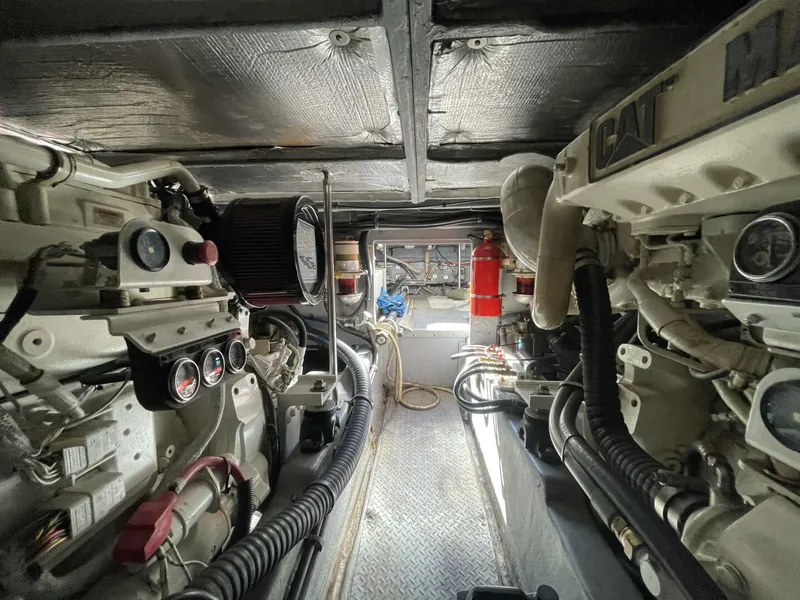 Slide: The Image of Sea Ray 480 Sedan Bridge 1998 - 59