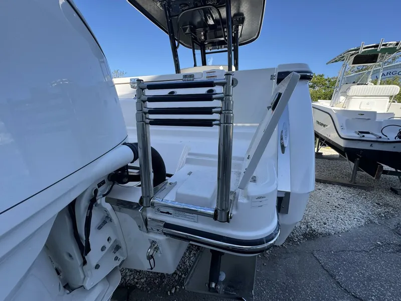 Slide: The Image of Robalo R270 Center Console 2023 - 11