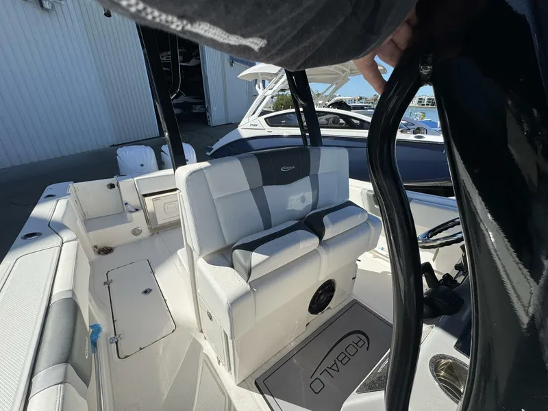 Slide: The Image of Robalo R270 Center Console 2023 - 37