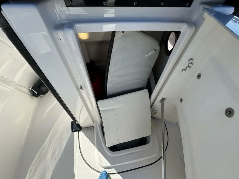 Slide: The Image of Robalo R270 Center Console 2023 - 45